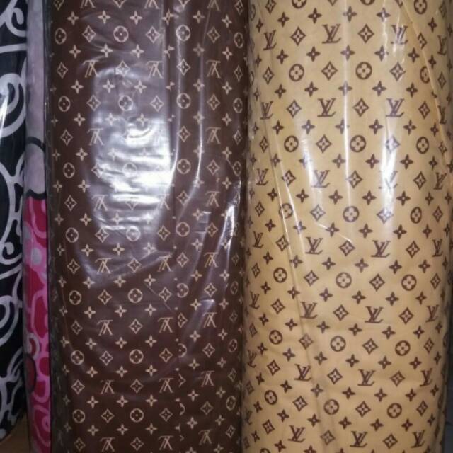 Sprei motif lv tabur coklat
