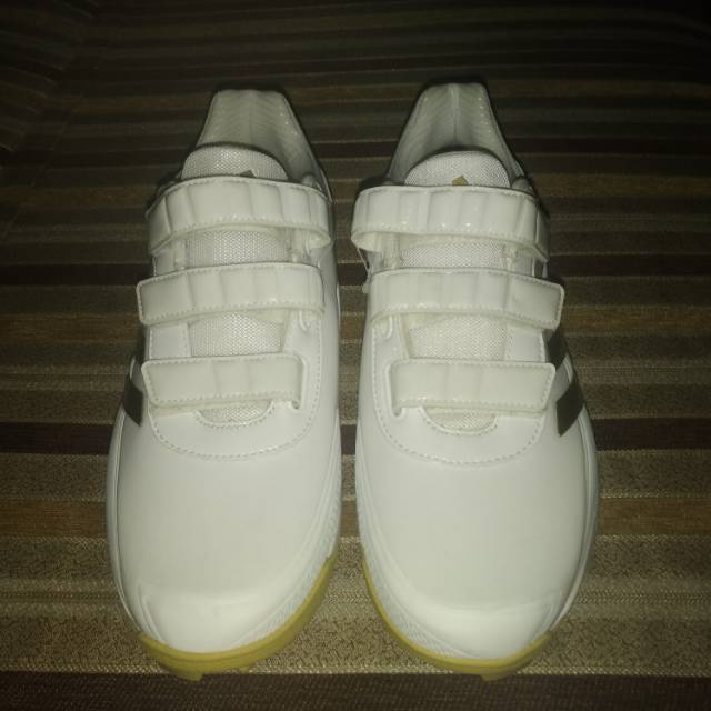 sepatu adidas coach baseball dan softball