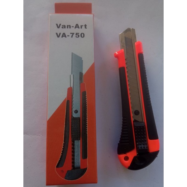 

cutter / cutter knife / pisau