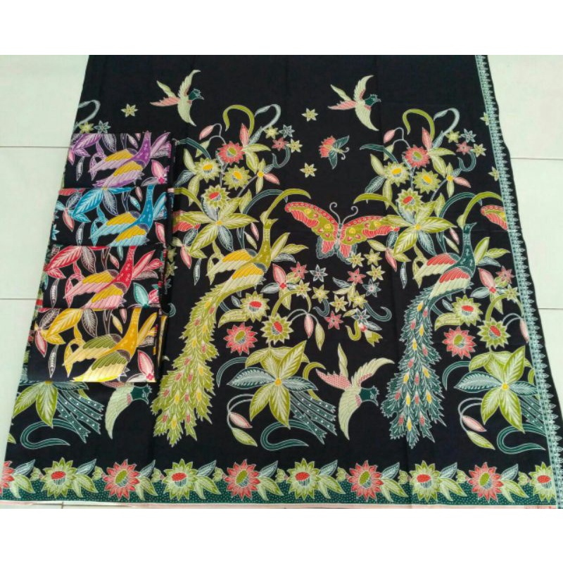 kain batik pekalongan premium motif merak dasar hitam