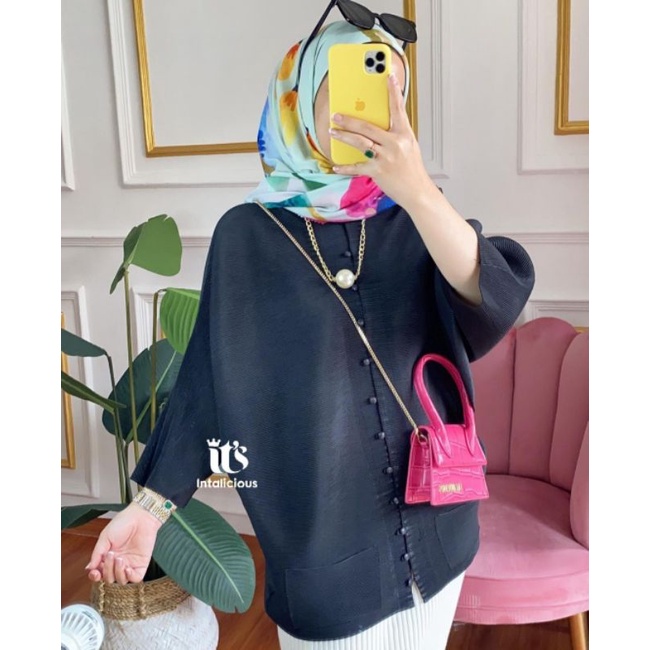 DIRA PLEATS BY INTALICIOUS