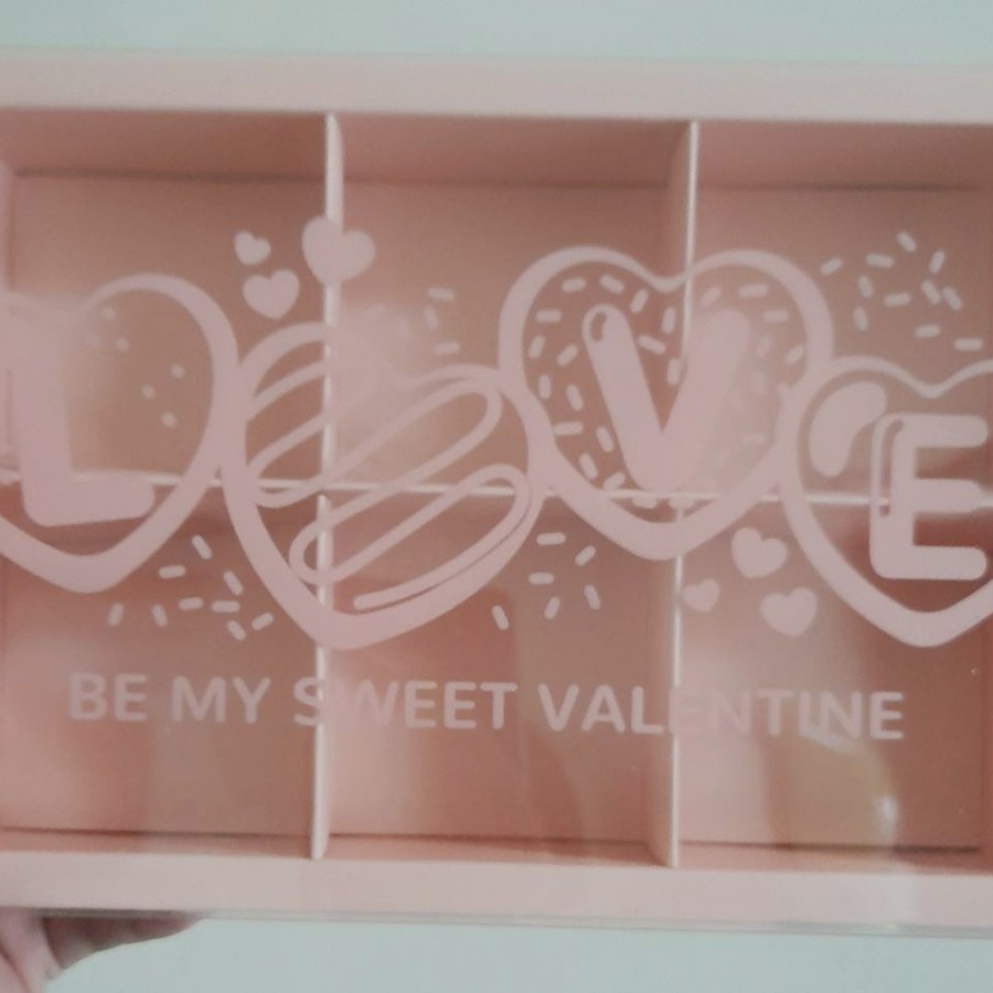 

( 5 pcs ) Box Sweet Love Valentine Dus Packaging Snack Cokelat Pie Eggtart Hampers Valentine Kotak Mika Sekat 6