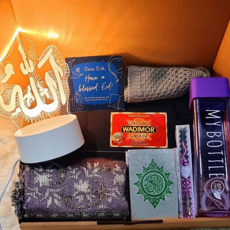 

Hampers Sarung Wadimor Aarif/Kado Cowok /Hadiah Pernikahan