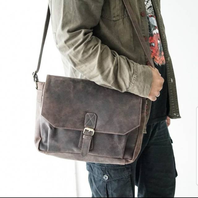 Postman bag genuine leather crazyhorse, tas selempang, sling bag kulit asli crazyhorse