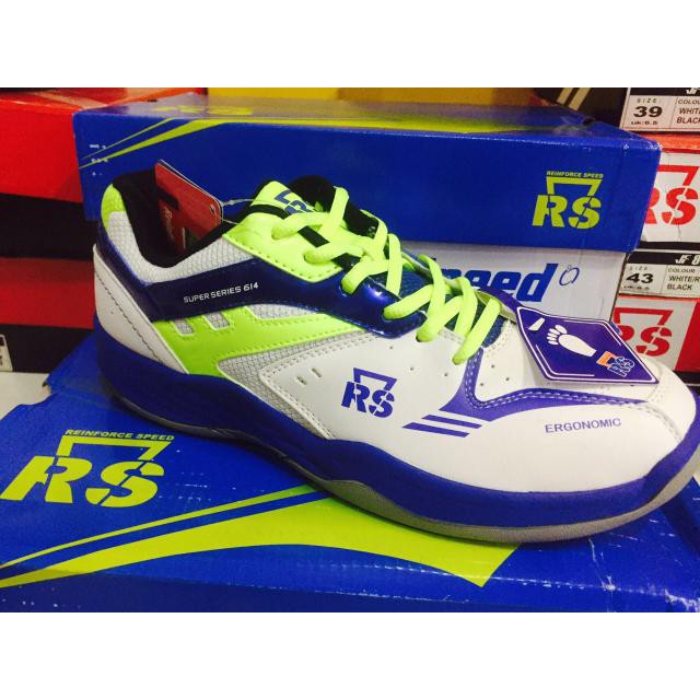 SEPATU BULUTANGKIS RS 614