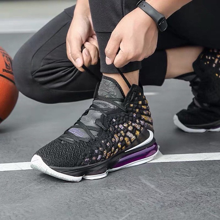 Nike Lebron 17 XVII (Sepatu Sneakers Basket untuk Cowok Pria)