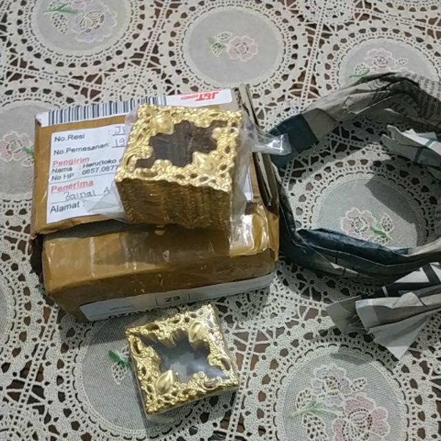 Ornamen Siku Emas Ukir Tanggung