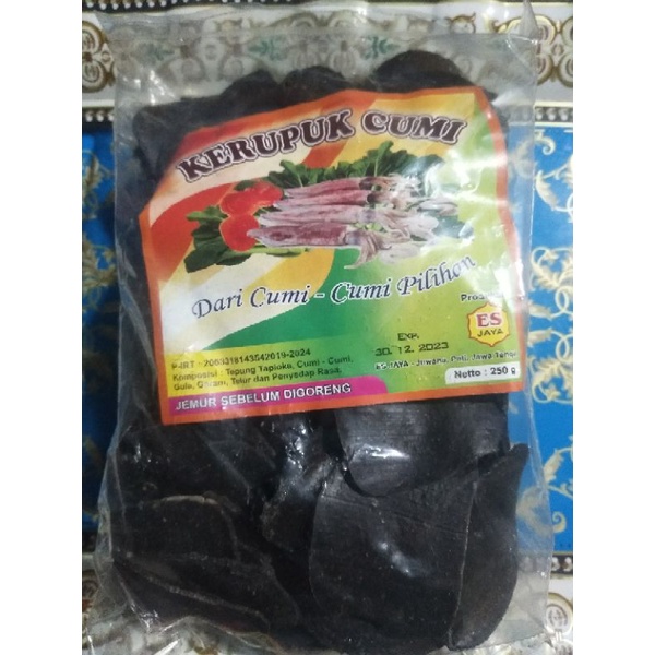 

Kerupuk Cumi kerupuk Mentah 250gr Es. Jaya Lestari Kerupuk Khas Kota Pati