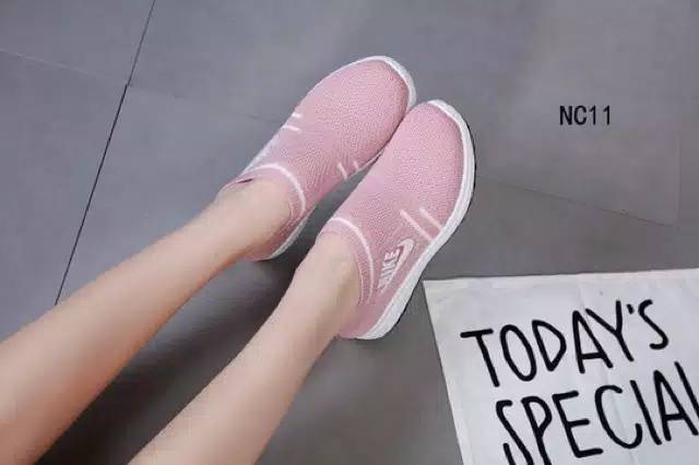 Promo Sepatu Slip On Wanita Nc 11