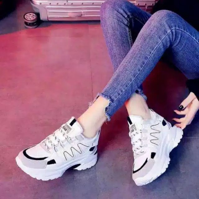 COD Termurah Sepatu Sneakers Wanita AG03 + Dus