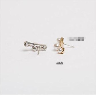 OILA anting mutiara deret 3 Pearl Studs Diamond Earrings  jan095 (1G3)