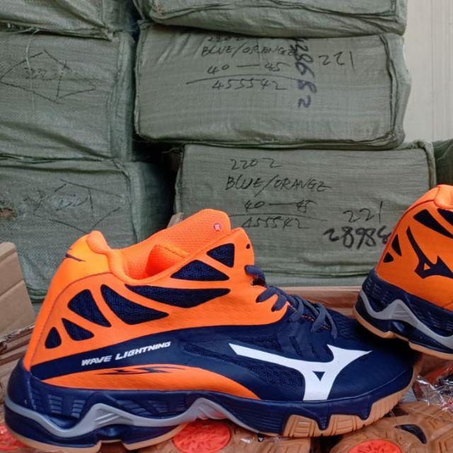 harga sepatu mizuno wave lightning z2