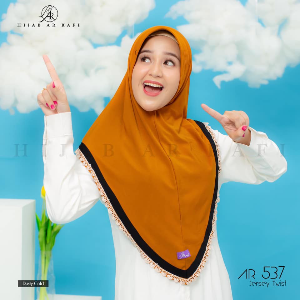 Terbaru ✔️COD ✔️ Jilbab Instan by Arrafi Hijab AR 537 Jilbab instan aksen renda tepi-dusty gold