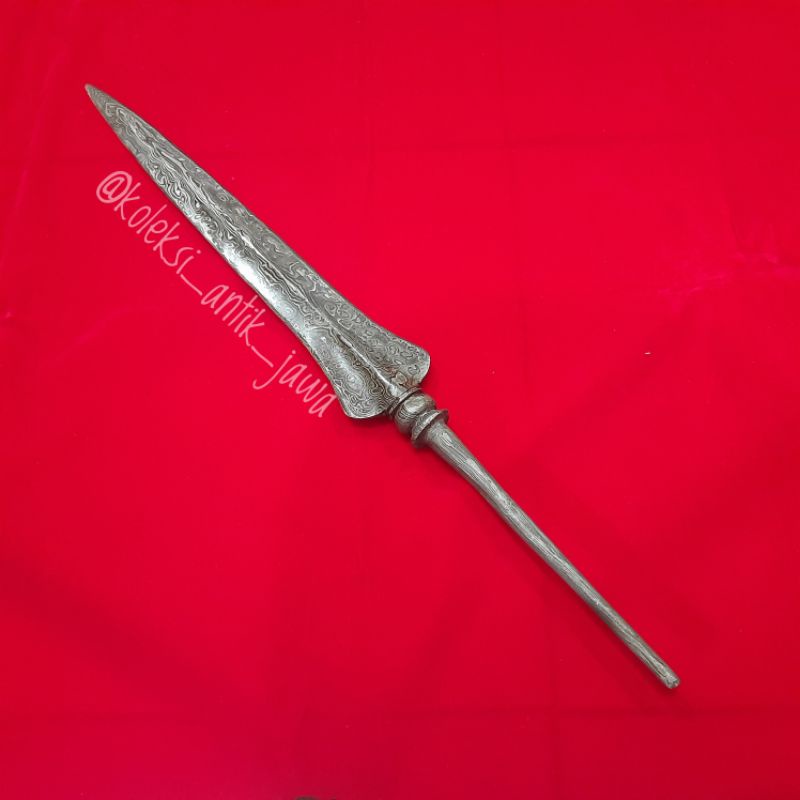 Pusaka Tombak Pamor Lurus