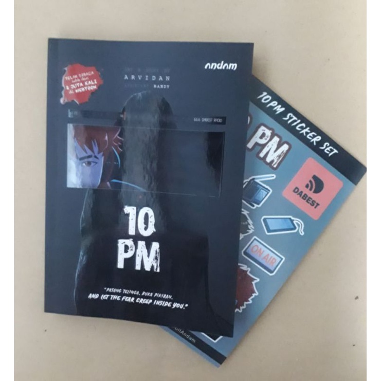 Buku 10 PM "Pasang Telinga, Buka Pikiran and Let the Fear Creep Inside You"