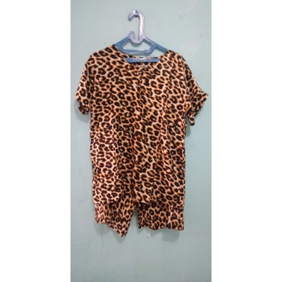 SETELAN BAJU TIDUR PENDEK MOTIF MACAN