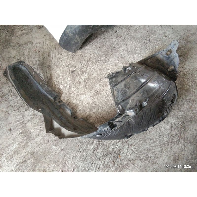 liner fender toyota yaris 2016