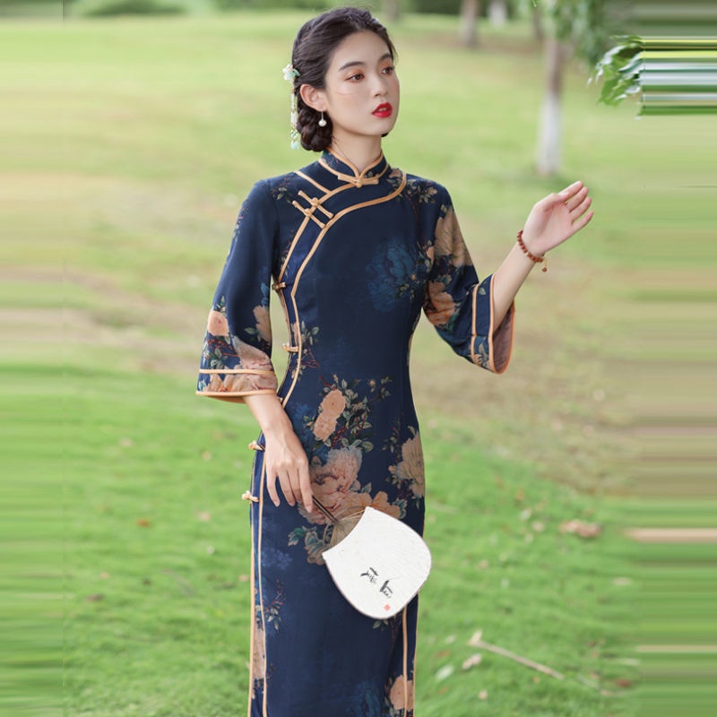 Old Shanghai cheongsam spring 2022 new Chinese style retro temperament elegant improved cheongsam dr