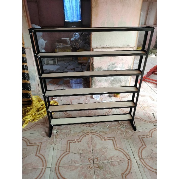 Rak besi tempat jualan ikan cupang