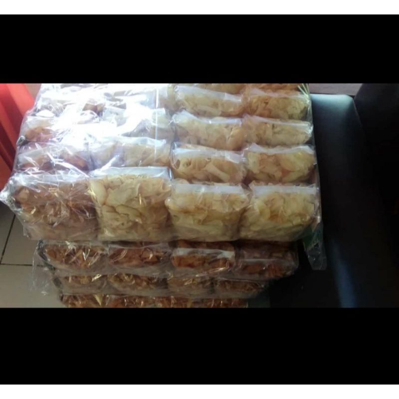 

KERIPIK Singkong pedas kriuk