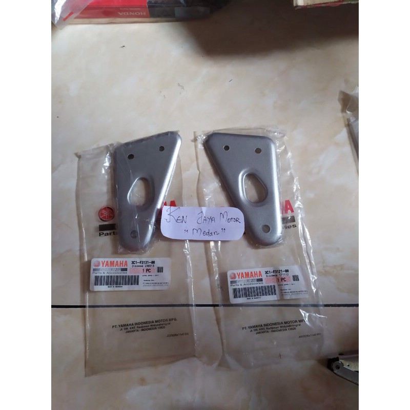 kuping lampu yamaha vixion old bulat 1set asli (kiri kanan)