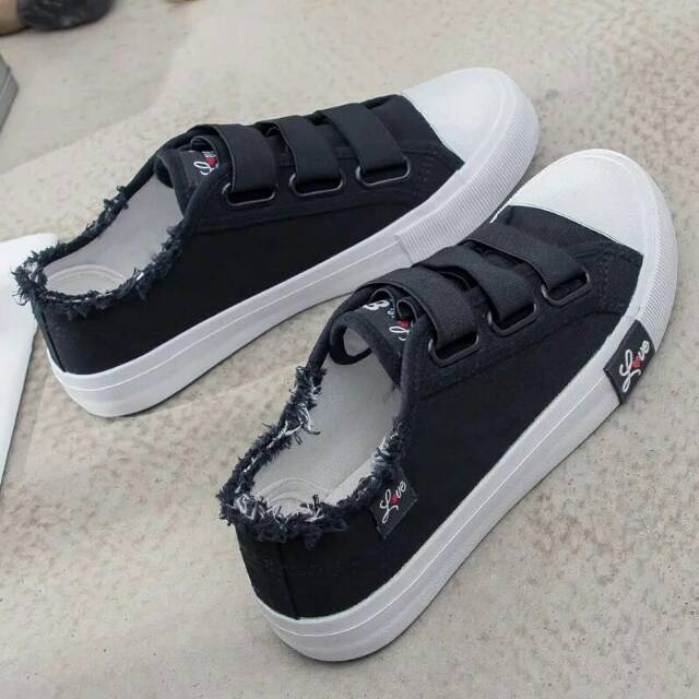 SN189 - Sneaker Kanvas Versi Korea Import