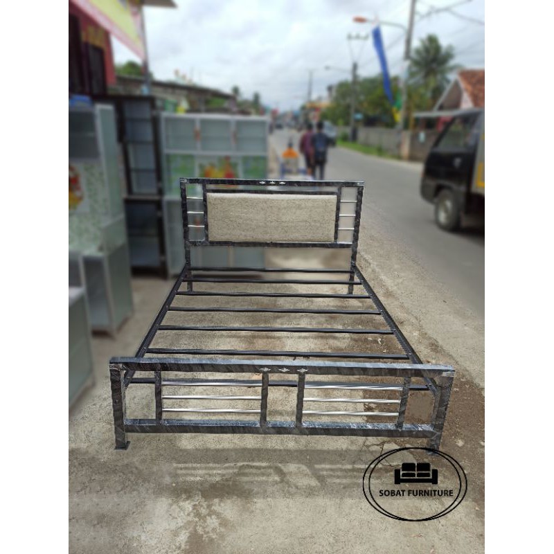 Ranjang Besi Minimalis