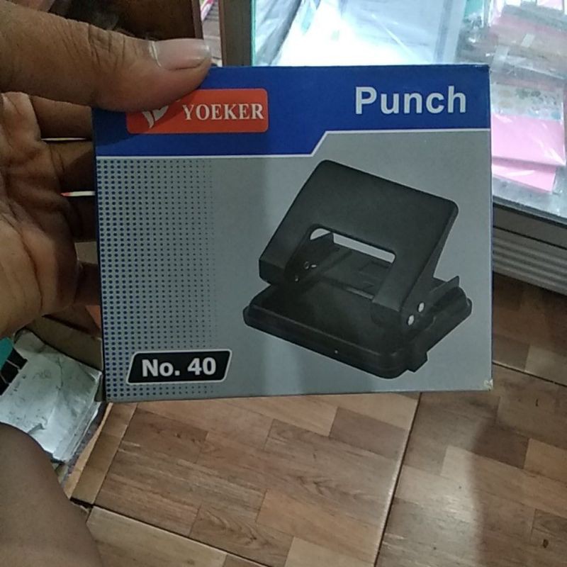 

pembolong kertas
