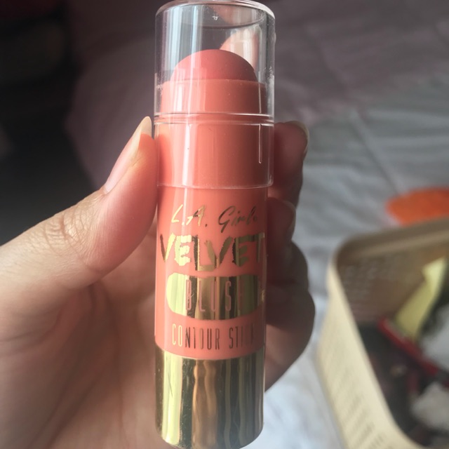 LA Girl Velvet Blush Snuggle