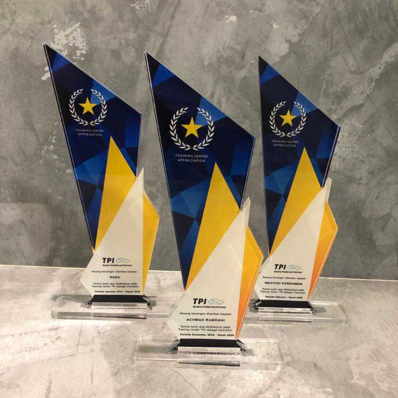 PLAKAT PKL, PLAKAT PENGHARGAAN, PLAKAT CUSTOM, PLAKAT AKRILIK, PLAKAT  MURAH
