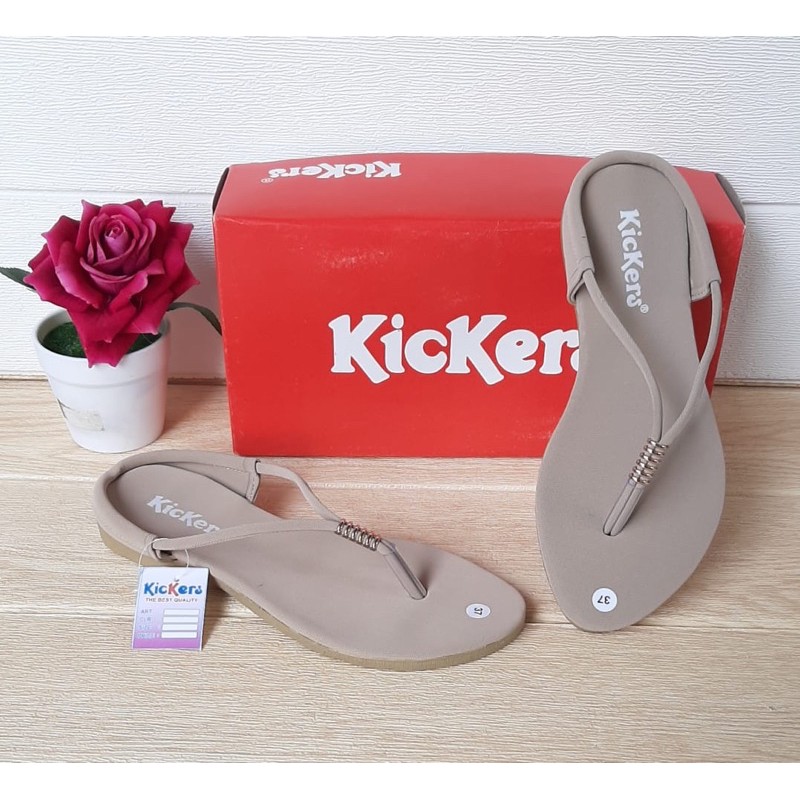 kickers cewek