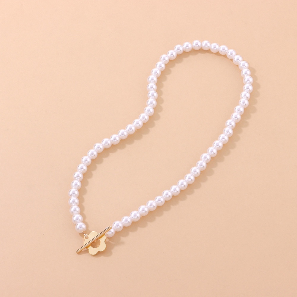 Jewelry Trend Simple Short Pearl Clavicle Chain Temperament Fashion Flower OT Buckle Necklace Womens