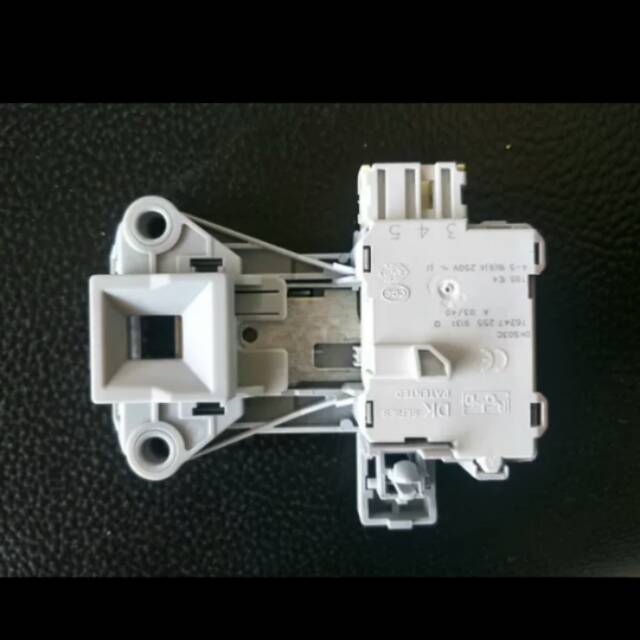 DOOR LOCK MESIN CUCI ELECTROLUX EWF 12022,EWF 14012,EWF 14023,EWW 12843,EWF 14113