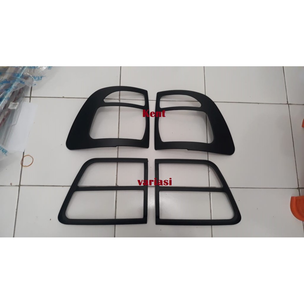 Garnish lampu belakang hitam Fortuner 2004-2007