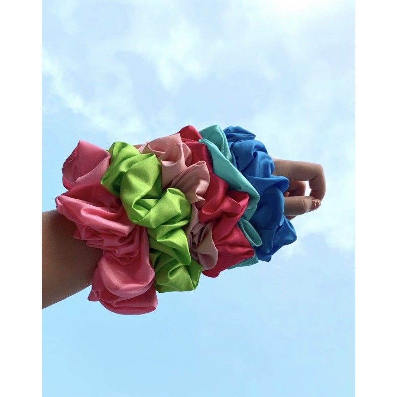 SCRUNCHIE SATIN SILK JEPANG / Ikat Rambut Wanita / Cepol jilbab SCRUNCHIE KOREA KUNCIRAN RAMBUT Srunchie Disney Ikat Rambut Wanita Lucu Cartoon Fashion Import - Ikat Rambut Cartoon