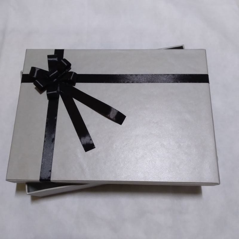 

Kotak Kado Gift Box 30x40x10 Kotak Hadiah Hampers Box Packaging Hadiah Box