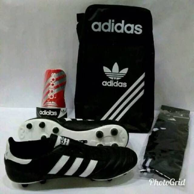 Sepatu Bola Bahan kulit asli komplit