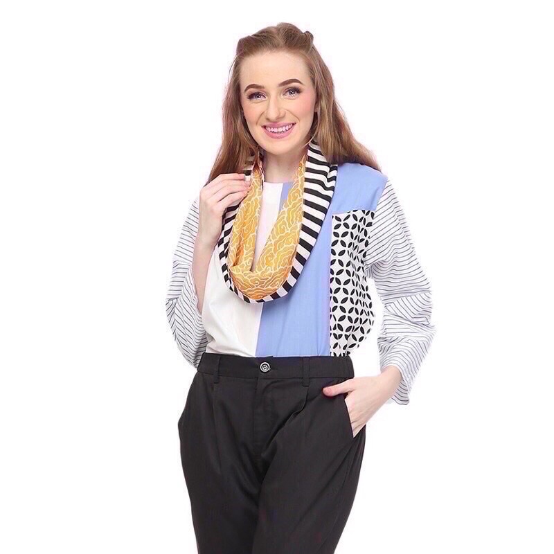 SIMPLE 8 Maaja Scarf Asesoris Wanita Batik Garis