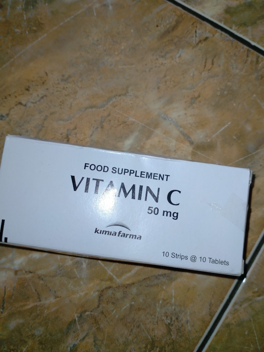 Vitamin C Vit C 10 Tablet Tingkatkan Daya Tahan Tubuh Kimia Farma Shopee Indonesia