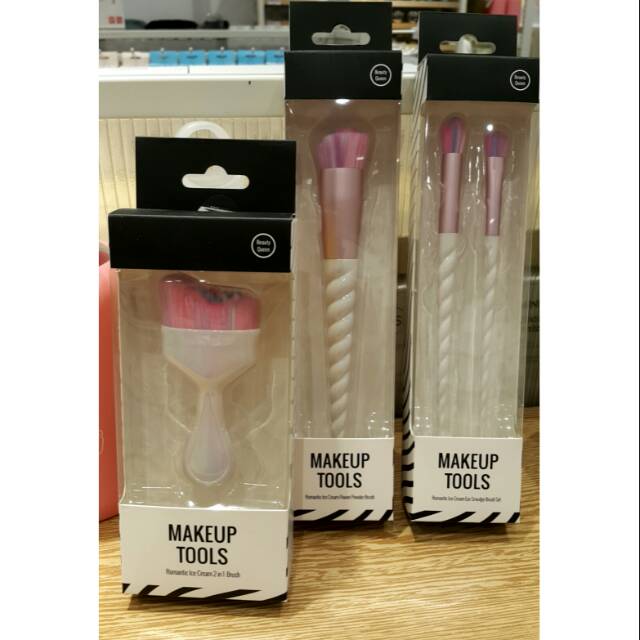 MINISO ! 3TYPE. ROMANTIC ICE CREAM MAKEUP BRUSH. brush makeup miniso murah. Ready surabaya