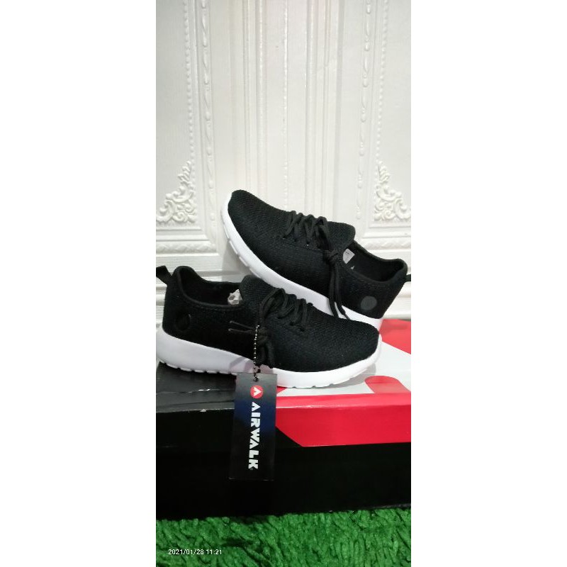 (NEW) Sepatu anak slip on hitam unisex merk Airwalk