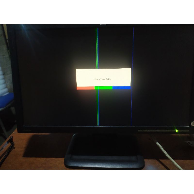 monitor lcd hp 19 in minus garis bonus kabel power dan vga