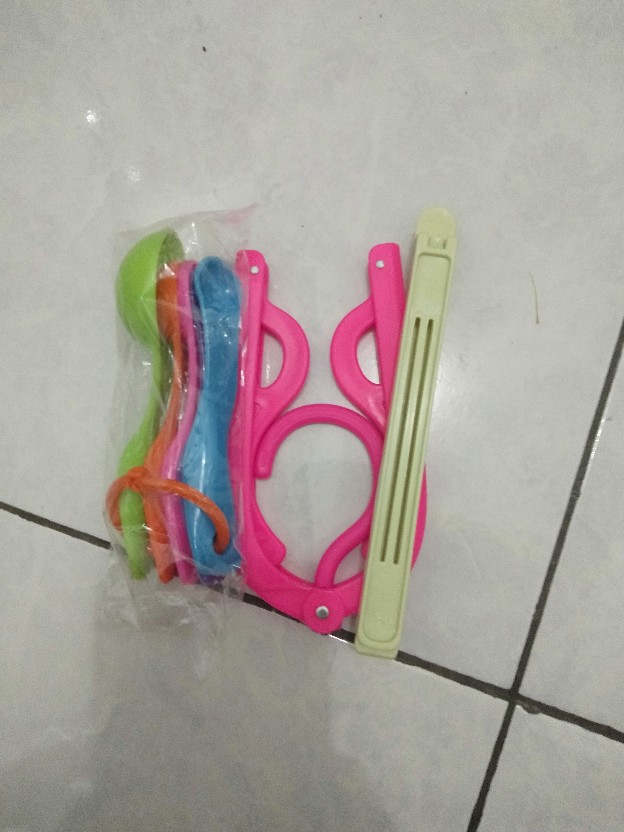 Gantungan Baju Lipat