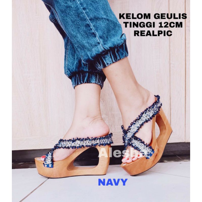 sandal kelom gelis model terbaru