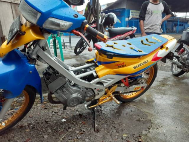 JOK SLIM SATRIA R 2 TACK MOTIF LUBANG KULIT KARBON