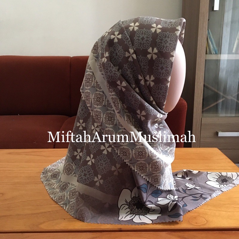 Hijab Voal Motif Lasercut Jilbab Segi Empat