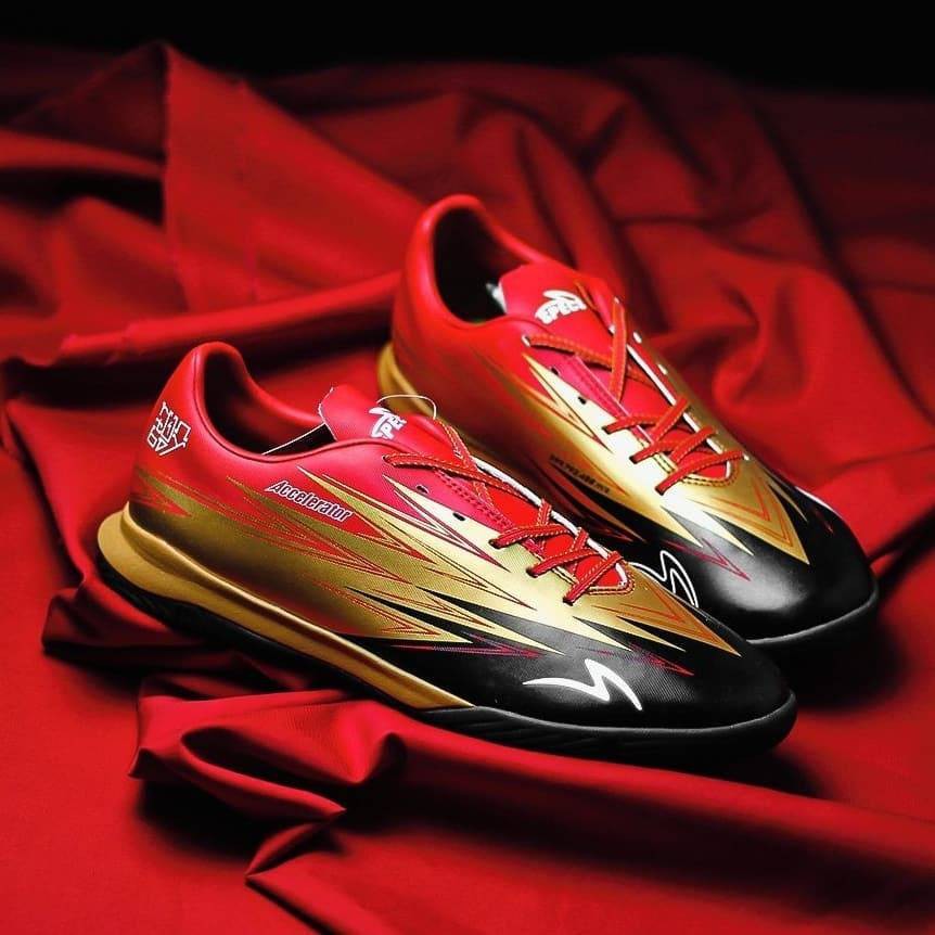 specs lightspeed 3 runtuboy in sepatu futsal