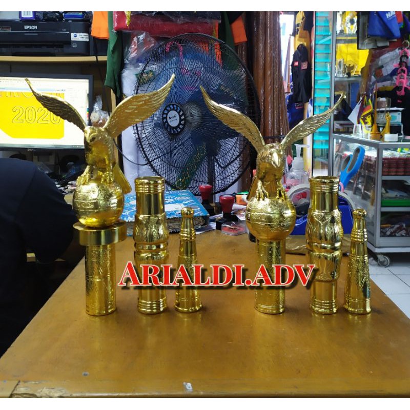 logo garuda tiang kuningan coran disepuh emas