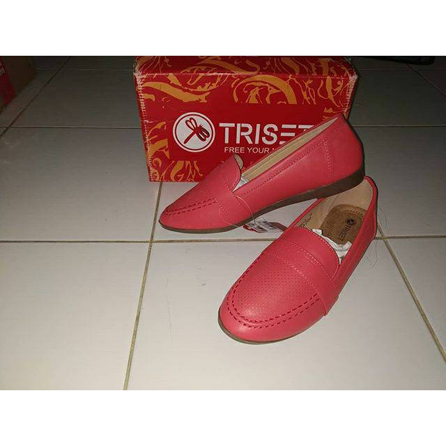 Sepatu triset murah