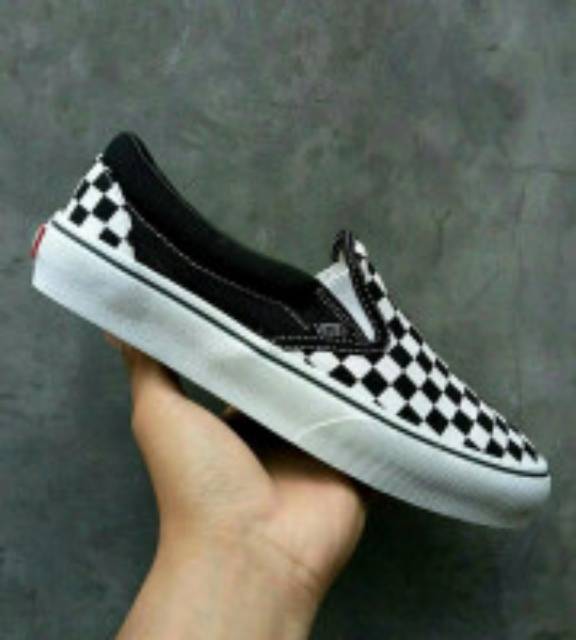 sepatu Vans slip on catur